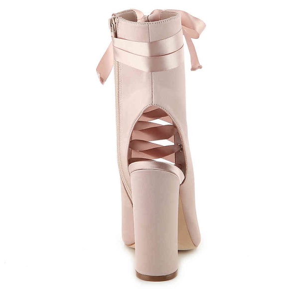 NIB ALDO "Rosamilia” Lace Up Satin Bootie! Sz 7 - Picture 3 of 7